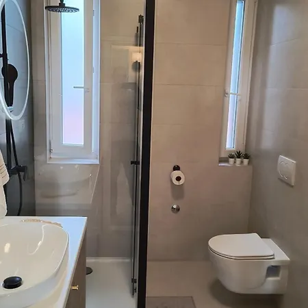 Grape Escape Apartment Kastela