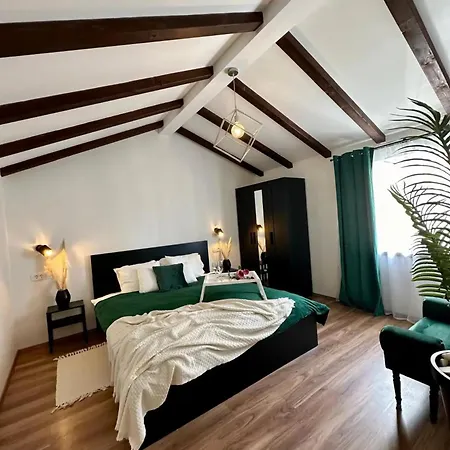Grape Escape Apartment