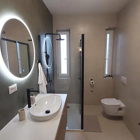 Grape Escape Apartment Kastela