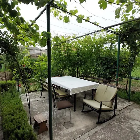 Grape Escape Apartment